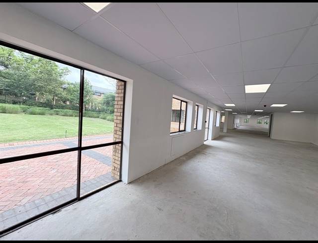 391M² OFFICE TO LET IN VORNA VALLEY